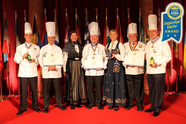 iTQi-awards-with-chefs
